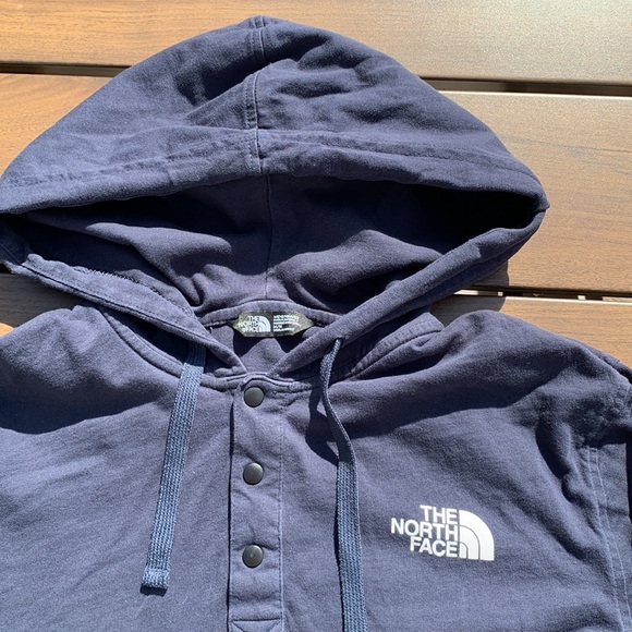 🥶The North Face Hoodie - Picture 2 of 2